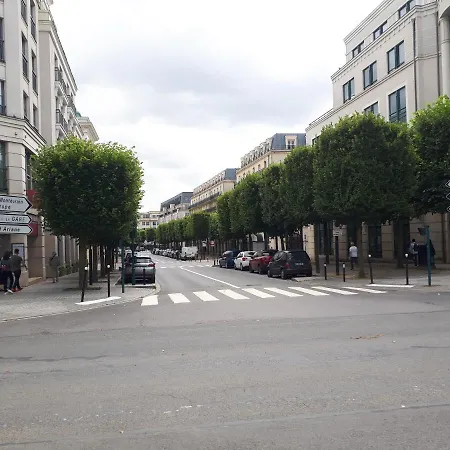 Le Charleston 3p 5 Minutes Parking Gratuit Terrasse * Chessy (Seine-et-Marne)