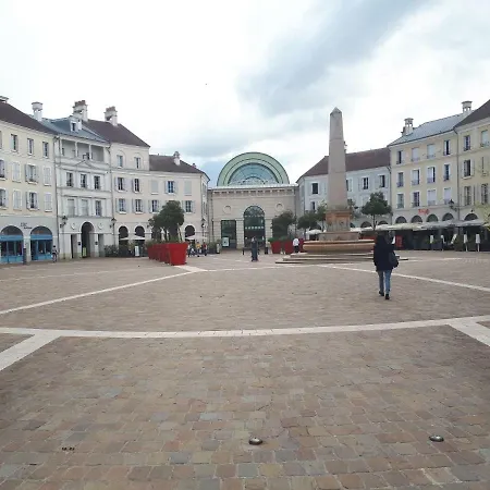 Le Charleston 3p 5 Minutes Parking Gratuit Terrasse * Chessy (Seine-et-Marne)